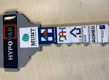 Munt trapt lekker door